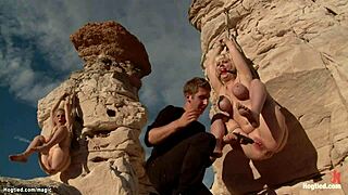 Študentky anal hračka tvrdo v púšťnom trojku