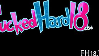 Attenårig luder bliver kneppet hårdt af ældre mand