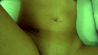 青少年业余猛吸鸡巴