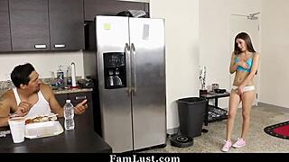 Styvdotter ivrig att tillfredsställa sin heta styvpappa