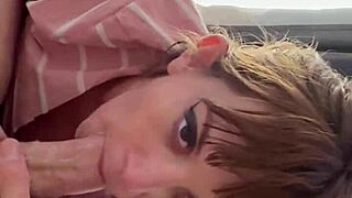 يا لالا لاف، إزاي الشعور ده وأنت تمصي زبي؟ تقدري تتحملي أكتر؟