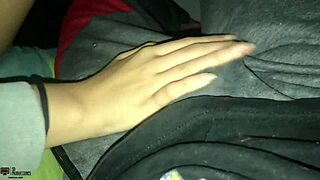 Futere dură cu fratele vitreg punând-o pe o parte și băgând pula Partea 4