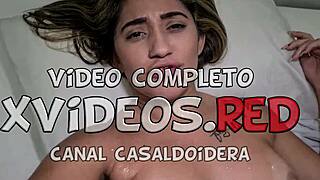 अगाथा फेरारी मोटल में दोस्तों के साथ वाइल्ड ऑर्गी, सब कुछ लेती और कुम से ढकी