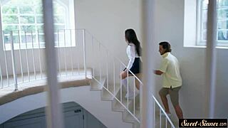 أخ زوجي الجميل ينيكها بقوة