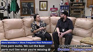 Doktor Tampa ger grannens styvdotter Mara Luvs första gynekologiska undersökning