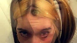 Apa yang lebih panas dari tranny cantik yang godain dengan kontol?