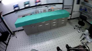 Hey Lainey, was passiert in der Bondageklinik?