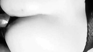 Nevlastní sestra dává nevlastnímu bráchovi, co chce, z pohledu