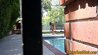 Πρώτη Φορά Έφηβη 18+ με Μεγάλα Τιτς Γαμιέται με Δάχτυλα από Ερασιτέχνη σε Υψηλή Ανάλυση 😍