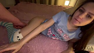 Nevlastní sestra se rozhodne šukat nevlastního bratra s obřím ptákem!