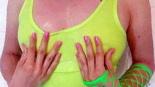 गर्म लैटिना छाती का कम्पाइलेशन परफेक्ट बूब्स के साथ