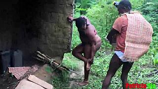 Okoro jægeren fanget knepper patricia 9ja på kongens farm med softkind fucksy