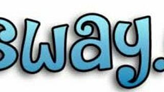 Ryan Keely e Lilly James bramano la giovane Freya Parker mentre pulisce casa