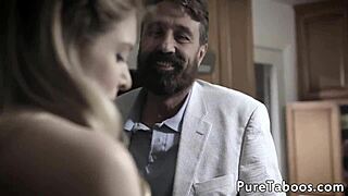 नॉटी टीन 18+ अपनी वाइल्डेस्ट फक फैंटेसी में डाइव करती है