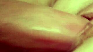 Flexi Nicole Murkovski borrad djupt som en riktig ung leksak