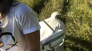 Buitenpret met tiener 18+ in publieke actie