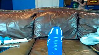 ティーンモデル、ウェブカムでストリップ、超セクシー！😍