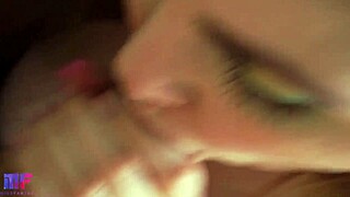 Najstnica 18+ daje intenziven senzualen blowjob v POV paru.