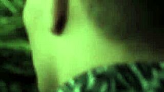 Syren De Mer houkuttelee Nikki Sweetin villiin kolmikkoon salakavalalle miehen kameran edessä