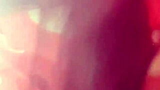 Madrastra muda horny hisap batang hijastro di bas awam