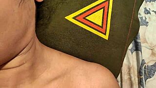 वाओ, यह एमेजिंग थ्रीसम डेसी टीन 18+ के साथ, मुझे डीपथ्रोटिंग और बेंट ओवर हार्ड