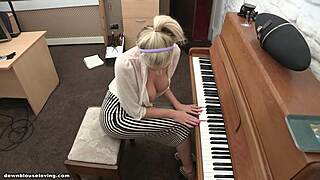 Salonní abbe s dokonalým tělem chycená na skrytou kameru