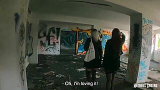 Fest Hotel: Novinhas Safadas Knepper På Forladt Sted Med Vilde Mundarbejder