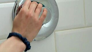 Um, fac orice să îl mulțumesc pe unchiul meu, Kyler Quinn