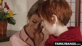 פמיליבנגס ⭐ אמא חורגת אלכסיס פוקס, את מפרחת את בת החורגת לסבית סקרנית ברי דניאלס?!