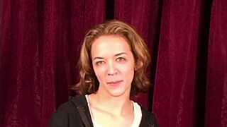 嘿，看这个紧张试镜混合，绝望熟女和18+嫩妹为钱吸大鸡巴。新手们有辣妈和大奶！