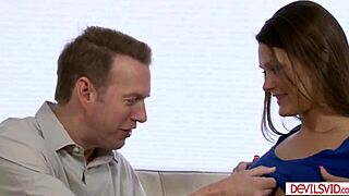 Wow, tato przyrodni, liżesz dupę, a potem ruchasz moją najlepszą przyjaciółkę?!