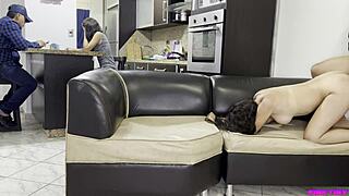 Pomozte mi, můj strýc se mě zmocňuje, křičela jsem, když mě jezdil