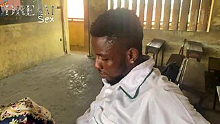 Å nei, tatt på fersk gjerning med onani av lærer! Måtte betale med vill sex for den monsterkuken!