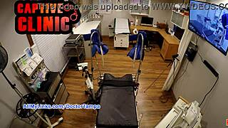 בלופרים עירומים עם מיני רוז בנערה 18+ כשל כספי 😂