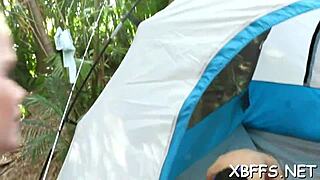 Petrecere tineri 18+ devine gangbang sălbatic 😈