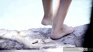 Watch this kinky teen get a cumshot