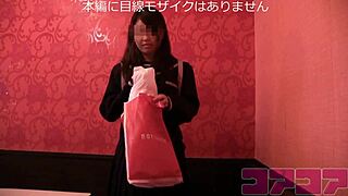 プチ援カラオケ下着の撮影で騙して着替え盗撮