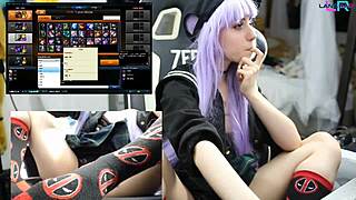 Teen says, 'Watch me masturbate during League URF?'