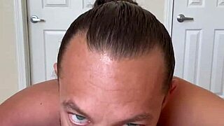 Brad Newman lambe buceta em POV feminino 4K, quer ver como se sente?