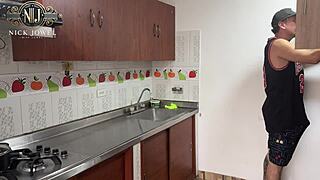 Sıcak Üvey Kız Kardeşimi Mutfakta Sikmekle Obsesyonluyum