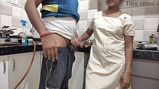 Gadis Desi Kuliah Ditekuk Stepbrother di Dapur POV Kasar