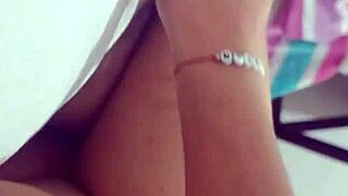 asi me gusta manosear una verga rica joven amateur masturba a su vecino cuando no hay nadie en casa