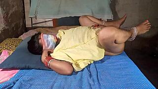 Siskopuoli seksi intialaisen desi tytön kanssa rokkaa