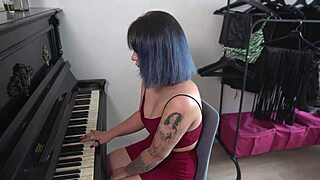 Submissive Girl Trades Sex for a Free Piano Lesson with Curvy Action