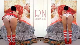 Imádom csábítani a szexi iskola egyenruhában sztriptízzel és nagy iguána játékkal!