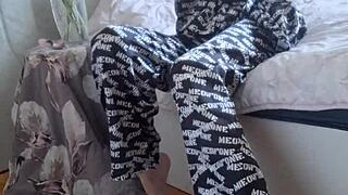 Elza Kom Teases in Nylon Tights for Fetish Fans