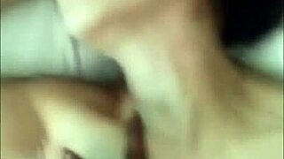 Bokep Индонезия девушка говорит парень на работе, так что она в безопасности для быстрого минета в кос.