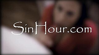 Kakšna učiteljica sem? Izsiljena! Kiki Daire, Parker Ambrose