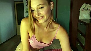 Dialogic Fitness babe, tell us how you suck and cum so juicy on webcam!