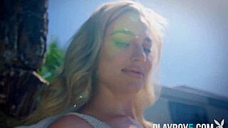 بلايك بلوسوم الشابة المثيرة 18+ تخلع هدومها لجلسة بلاي بوي! 😍